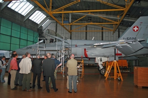 Avion gris offert par le RCCM à l'armée suisse